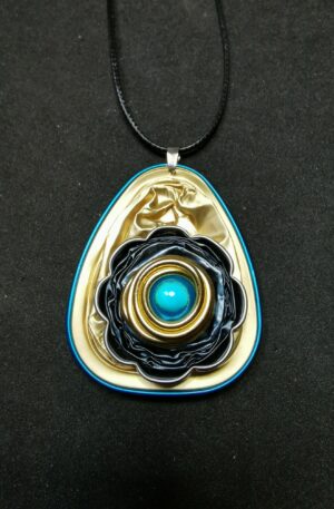 Pendentif Kapsul T - Doré - Bleu - sur cordon noir