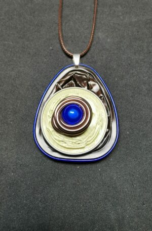 Pendentif Kapsul T Série limitée - Marron - bleu- écru sur cordon marron