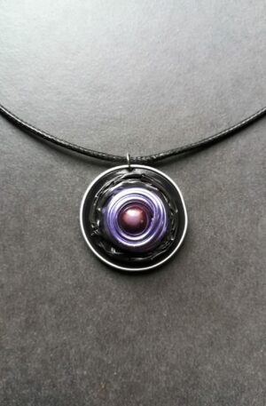 Pendentif Kapsul - Anthracite parme - sur cordon noir