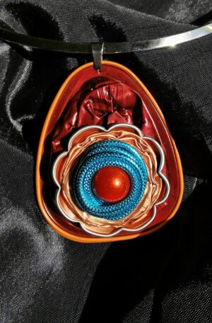 Collier Kapsul T - Orange - Turquoise- sur tour de cou en acier inoxydable