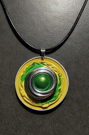 Pendentif Kapsul - Jaune - Série limitée - vert - argent - sur cordon noir