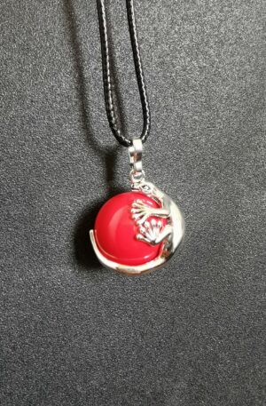 Bola salamandre rouge sur cordon noir